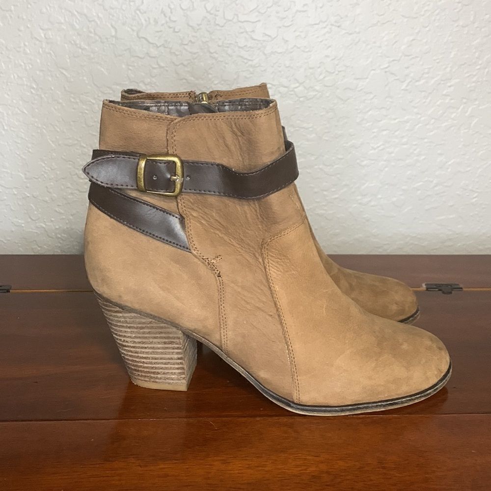 Franco Sarto brown suede ankle booties size 8.5